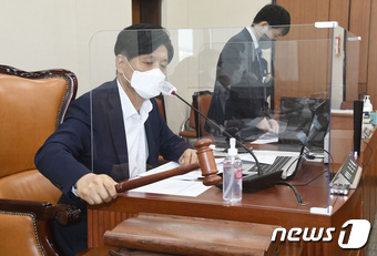 “구글, 제3자 결제시 수수료 4%포인트 인하는 꼼수”