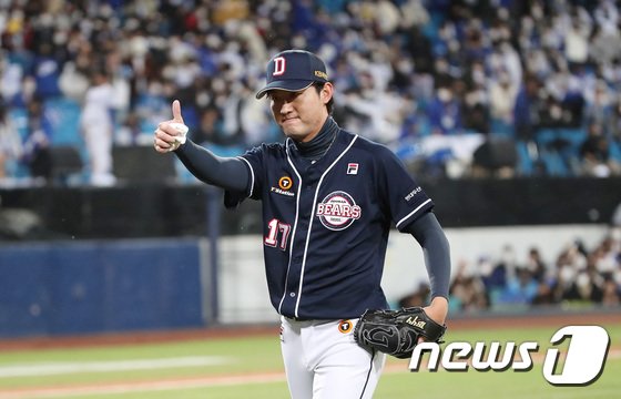 두산 홍건희 “작년 PS 경험이 큰 도움…2차전도 등판 가능”