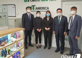 김춘진 aT 사장 “美 동부에도 ‘김치의 날’ 제정 추진할 것”