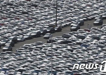 “車 반도체 쇼크”…완성차 5사, 10월 판매 ‘급제동’