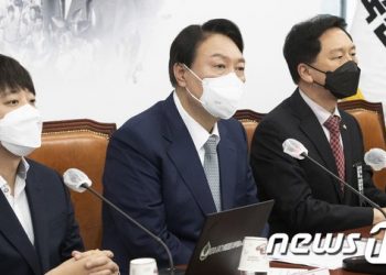 ‘선대위 합류’ 입닫은 김종인…”尹도 ‘金 불발’ 열어둬” 혼돈의 野