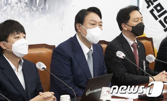 ‘선대위 합류’ 입닫은 김종인…”尹도 ‘金 불발’ 열어둬” 혼돈의 野