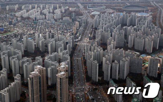 “종부세 시원하게 납부하고 세입자와 고통 공유했습니다”