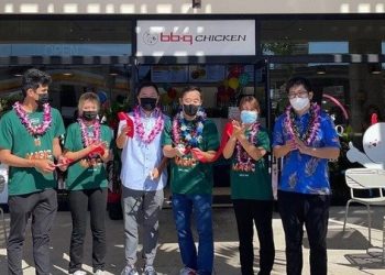 ‘K-치킨’ 전도사 윤홍근 BBQ 회장, 美 대륙 공략 뚝심 통했다