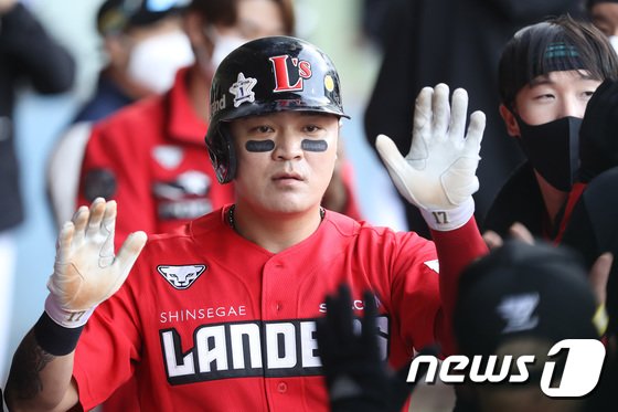 추신수 잡은 SSG, 우승 한 풀기 위해 ‘플렉스’할까