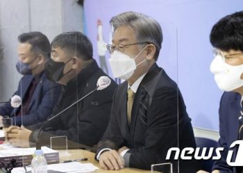‘불통’ 접고 ‘소통왕’으로 돌아온 이재명…SNS·커뮤니티까지 섭렵