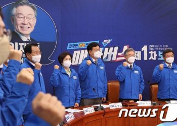 與 ‘매머드’ 선대위, 덩치만 컸지 움직이질 않는다…野 진통에도 못웃어