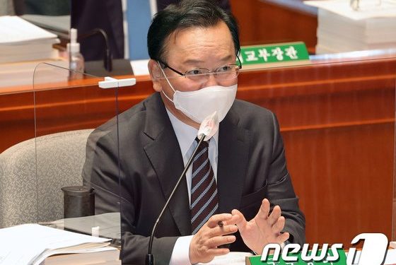與 “재난지원금 국채발행도 방법”…김총리 “그건 무리”