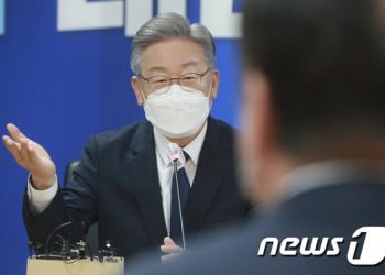 지지율은 뒤지고 설화만…與 당원게시판 ‘부글부글’
