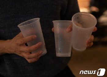 스타벅스 일회용컵 쓰면 보증금…재활용촉진법 시행령 오늘 국무회의 의결