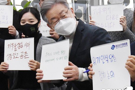 지상파 예능에 유튜브까지…이재명표 전방위 스킨십, 돌파구 모색