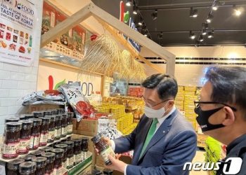 김춘진 aT 사장, 美 대규모 ‘K-푸드 판촉’ 점검