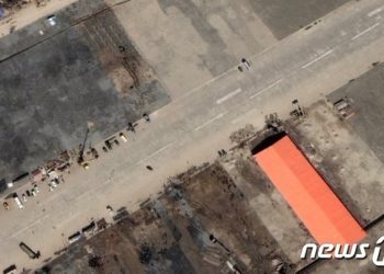 북중 열차교류 재개 임박…압록강 철교 건너는 모습 포착