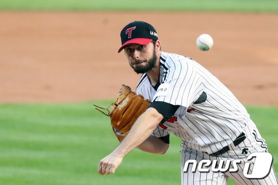 잠실 라이벌 빅매치 준PO…’외인 원투펀치’ 유무로 희비 갈릴까