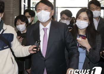 김종인 “통합위 만든다고 국민통합 되나”…尹측 “선대위 발표 연기”