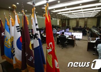 대선, 별들도 ‘대결’…李측 김병주·모종화 vs 尹측 김용우·이왕근