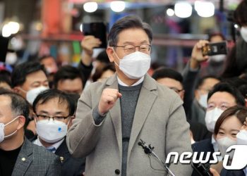 “스타일도 경쟁이다”…이재명 ‘흑발’·윤석열 ‘올백’ 화려한 변신