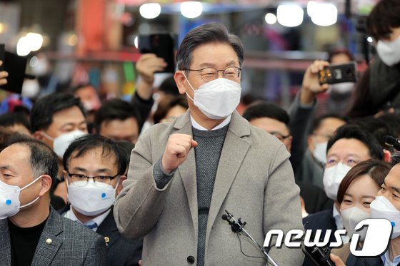 “스타일도 경쟁이다”…이재명 ‘흑발’·윤석열 ‘올백’ 화려한 변신