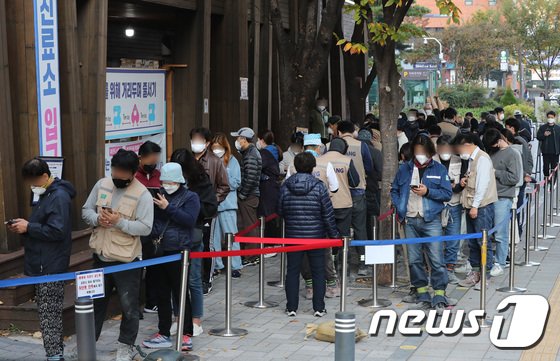 세계는 ‘위드 코로나’인데 중국만 ‘제로 코로나’…최후의 승자는?