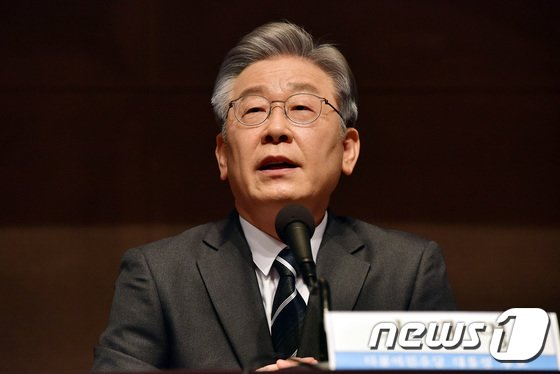 ‘대장동 청문회’ 된 관훈토론회…이재명 “뭘 잘못했다는 거냐”