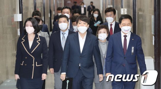 이준석 “이제 이재명 가족 자신감 있게 건드리겠다”