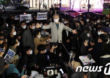 이재명, 종일 대전 누비며 민생 밀착 행보…”국민 믿고 앞으로”