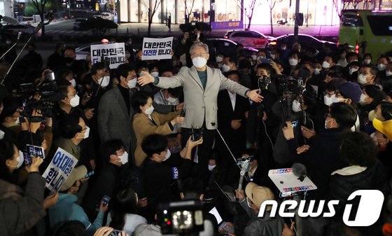 이재명, 종일 대전 누비며 민생 밀착 행보…”국민 믿고 앞으로”