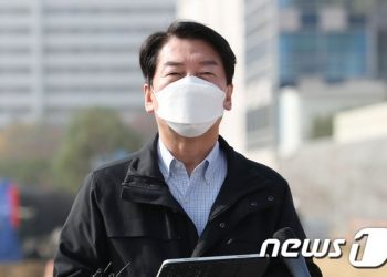안철수 “尹 대선후보 확정 축하…미래담론 치열하게 경쟁하자”