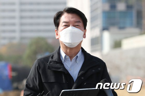 안철수 “尹 대선후보 확정 축하…미래담론 치열하게 경쟁하자”