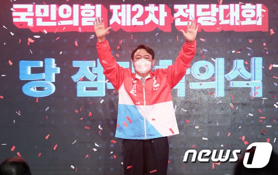 尹 “대장동·고발사주 쌍으로 특검하면 찬성”…’김건희 등판’ 예고