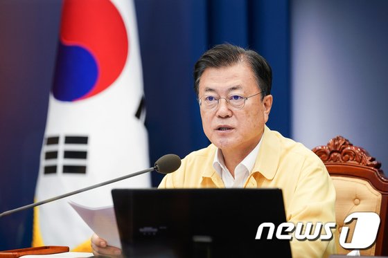 文대통령·민주당 지지율 동반 하락…국민의힘 최고치