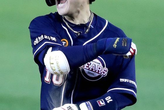 ‘투타 조화’ 두산, LG에 5-1 승리…PO 진출까지 1승