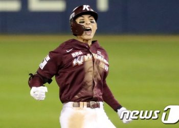 ‘9회 3득점’ 키움, WC 1차전 두산에 7-4 승…준PO 진출팀 2일 결정