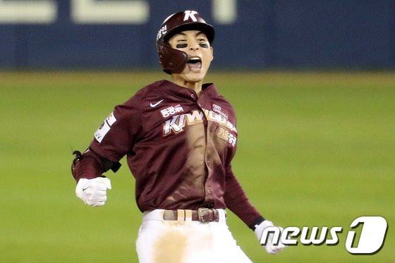 ‘9회 3득점’ 키움, WC 1차전 두산에 7-4 승…준PO 진출팀 2일 결정