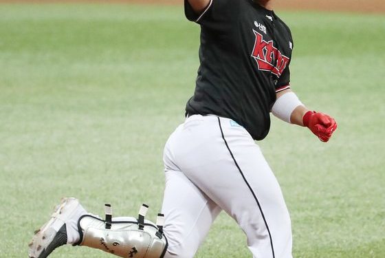 ‘박경수 결승포’ KT, 창단 후 첫 통합 우승까지 단 1승