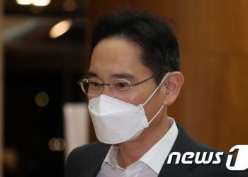 “냉혹한 현실”…이재용 삼성전자 부회장은 왜 초강수를 뒀나