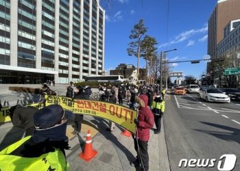 이번엔 조합·시공사 갈등…둔촌주공 재건축, 내년 2월 일반분양도 빨간불