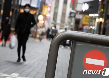 지갑 얇아지는데 물가는 오르고…설상가상 ‘오미크론’까지