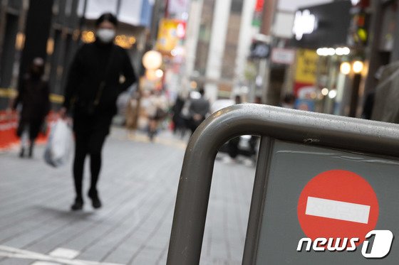 지갑 얇아지는데 물가는 오르고…설상가상 ‘오미크론’까지