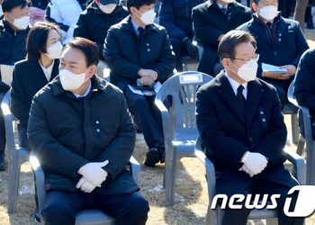 ‘李도 尹도 싫다’ 부동층 늘었다…미래 없는 가족 논란에 피로감