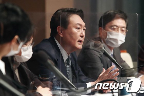 윤석열 “아내 표절 맞다면 당연히 학위 취소…성격상 스스로 반납할 것”