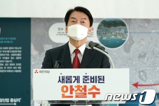 ‘가족 리스크’ 李-尹에 등돌린 민심…두자릿수 넘보는 ‘대안’ 안철수