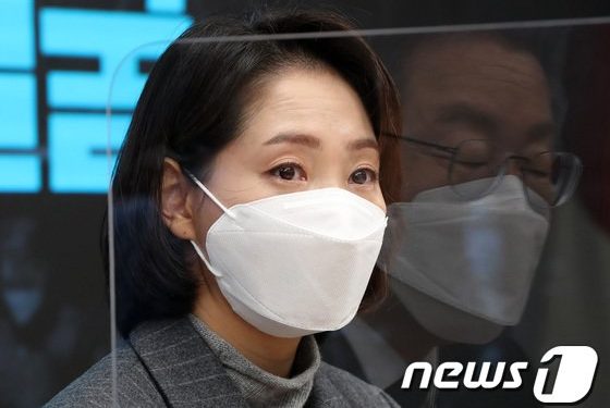 조동연 ‘사퇴 암시’에 민주 “확인중” 당혹…경찰 신고 접수도