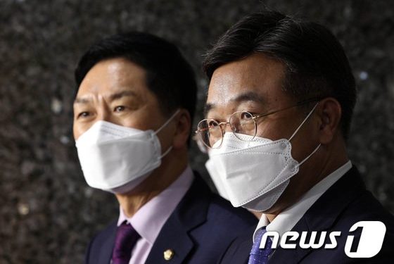 여야, 내년도 예산안 최종 협상…경항모 이견 속 본회의 예정