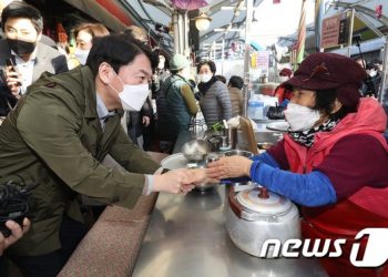 대구 찾은 안철수 “친문계파 수장 연연마라”…文에 탈당 촉구