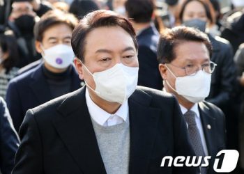 이준석 빠지고 윤석열 실언에 반쪽 쇄신론까지…’총체적 난국’