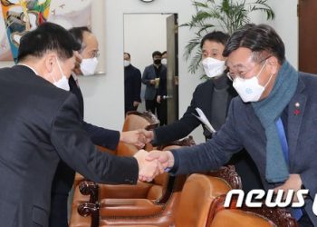 여야, 특검 이견에 ’30일 본회의’ 평행선…단독 소집 가능성도