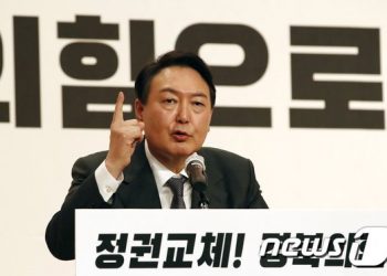 윤석열, TK 방문 2일차…신암선열공원·다부동전투 전적비 참배