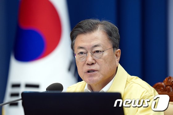 文대통령, 오늘 한 달 만에 국무회의…방역·경제·예산안 언급 주목
