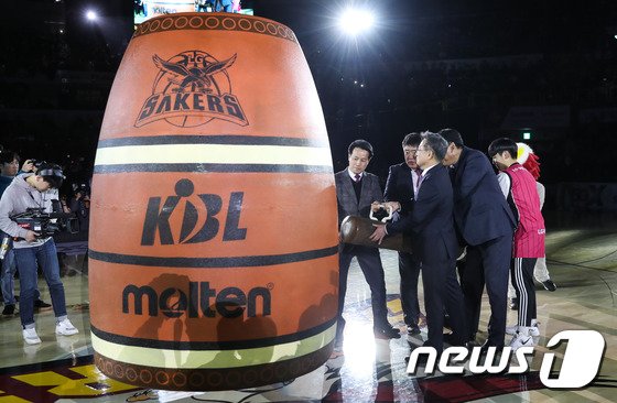 코로나19 여파로 농구영신 끝내 취소…31일 경기 오후 7시 진행
